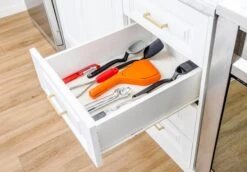 Dreamfarm Fluicer - Lemon -The Kitchen Supply Store Dreamfarm Fluicer Web Lifestyles ac4d125a a4df 4710 8396 c016bbae3c2e