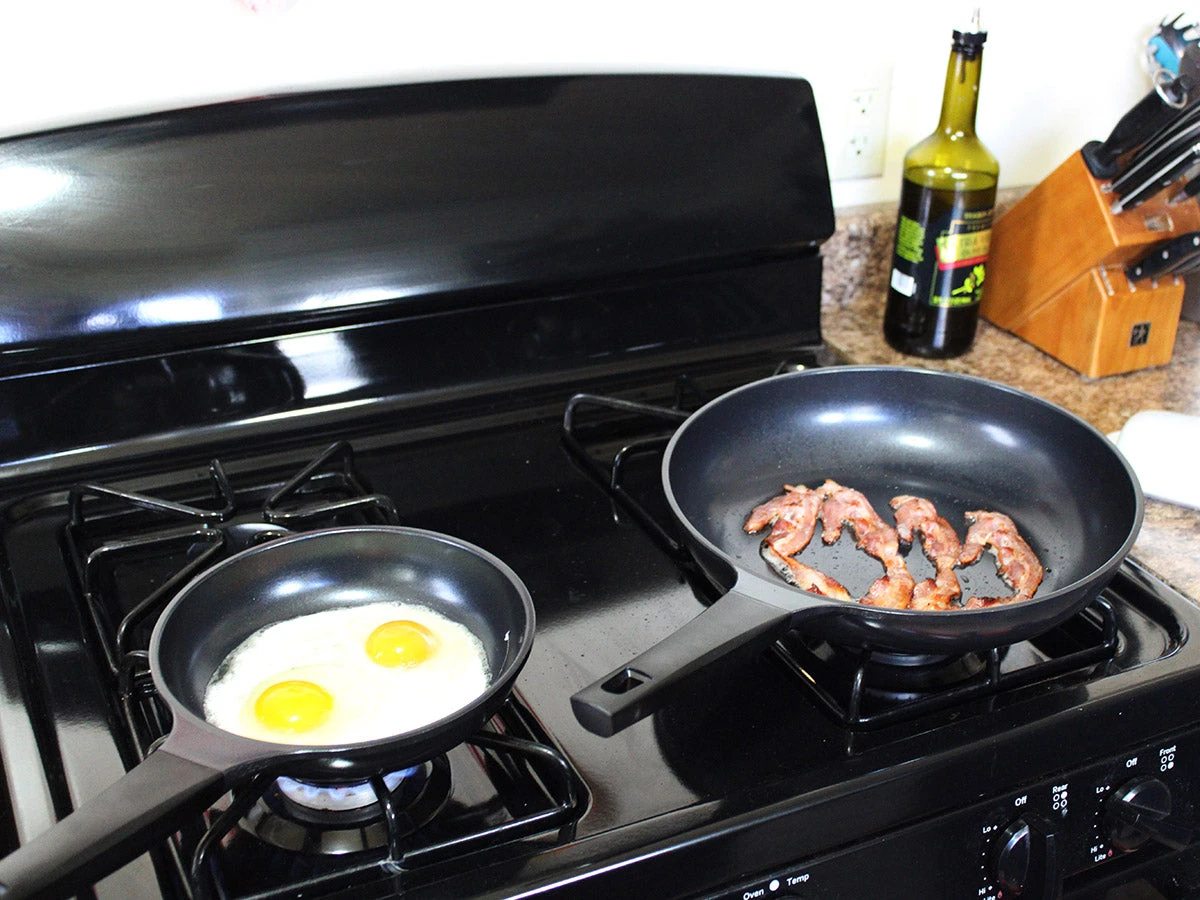 Evaco / Cast 2-Piece Set Ceramic, 8" Frying Pan + 12" Frying Pan 3 Evaco / Cast 2-Piece Set Ceramic, 8" Frying Pan + 12" Frying Pan - Image 3