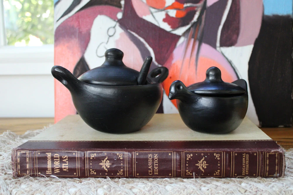 Chamba Hen Salsa Dish W/ Spoon 9 Chamba Hen Salsa Dish W/ Spoon - Image 9